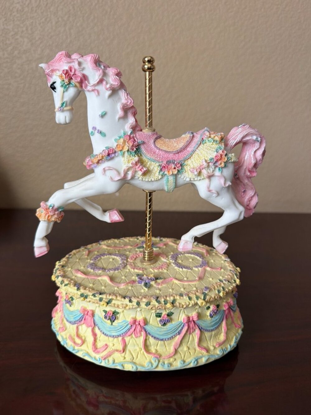 Vintage Carousel Horse Wind Up Resin Music BoxNursery Decor Carousel Waltz